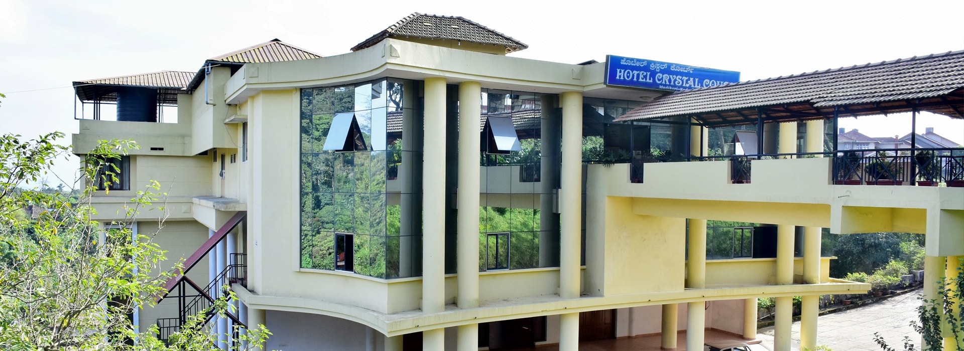 Hotel Crystal Court
